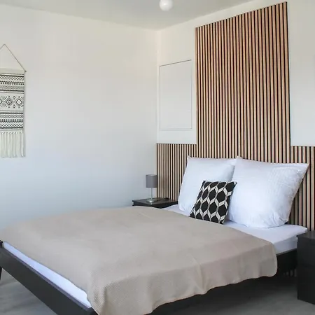 Buddha - Stadtnah, Balkon, Parkplatz, E-ladestation Fuer Autos & Fahrraeder, Fitnessstudio Διαμέρισμα Κόμπλεντς