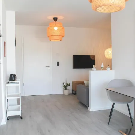 Buddha - Stadtnah, Balkon, Parkplatz, E-ladestation Fuer Autos & Fahrraeder, Fitnessstudio * Koblenc