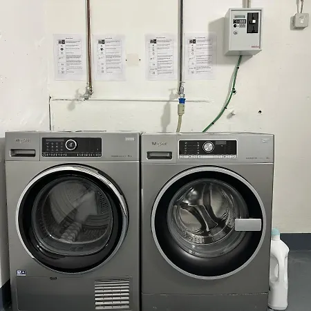 Buddha - Stadtnah, Balkon, Parkplatz, E-ladestation Fuer Autos & Fahrraeder, Fitnessstudio *