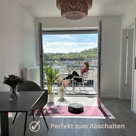 Appartamento Buddha - Stadtnah, Balkon, Parkplatz, E-ladestation Fuer Autos & Fahrraeder, Fitnessstudio