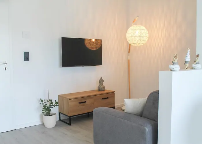 Buddha - Stadtnah, Balkon, Parkplatz, E-ladestation Fuer Autos & Fahrraeder, Fitnessstudio