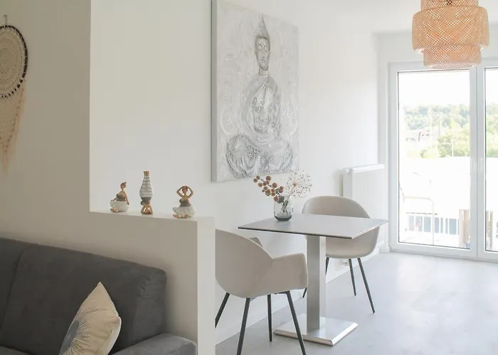 Buddha - Stadtnah, Balkon, Parkplatz, E-ladestation Fuer Autos & Fahrraeder, Fitnessstudio Koblenz (Rhineland-Palatinate)