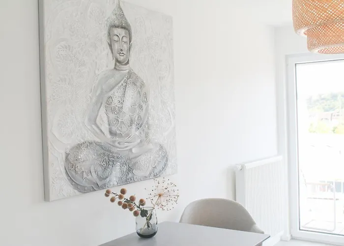 Buddha - Stadtnah, Balkon, Parkplatz, E-ladestation Fuer Autos & Fahrraeder, Fitnessstudio *