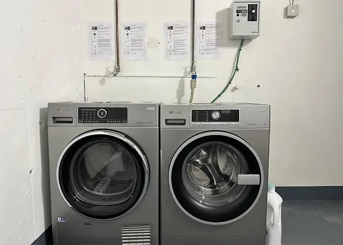 Buddha - Stadtnah, Balkon, Parkplatz, E-ladestation Fuer Autos & Fahrraeder, Fitnessstudio *