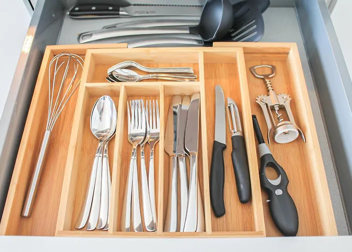 Appartement Buddha - Stadtnah, Balkon, Parkplatz, E-ladestation Fuer Autos & Fahrraeder, Fitnessstudio Koblenz (Rhineland-Palatinate)